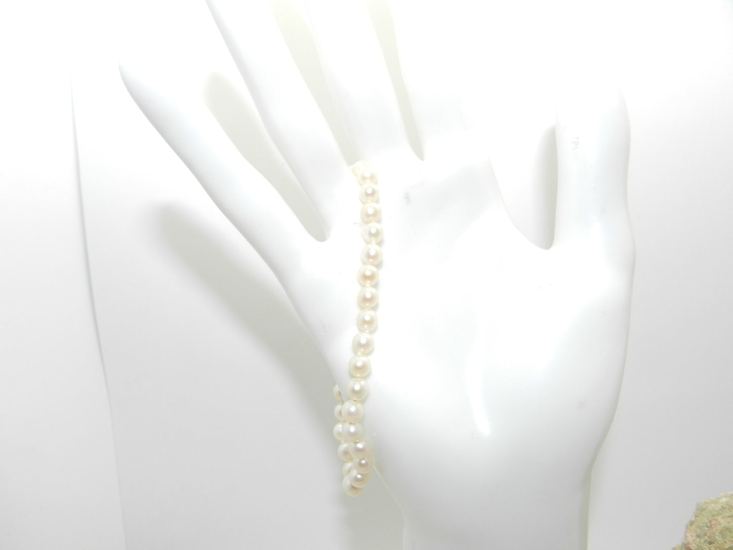 Vintage 14K Off White Pearl Bracelet