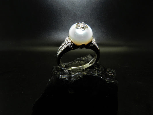 Vintage Sterling Silver Pearl & CZ Ring  SZ 8 1/4