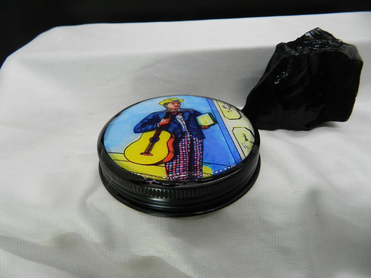 3 oz. Tin with El Musico -Loteria Game, Musician, Mexican Bingo Game Image