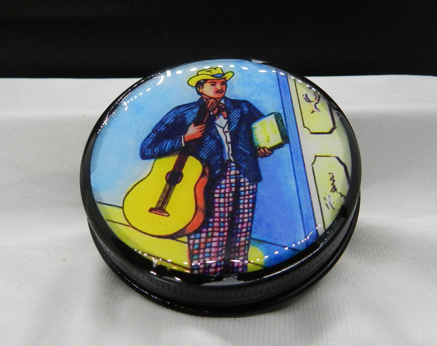 3 oz. Tin with El Musico -Loteria Game, Musician, Mexican Bingo Game Image