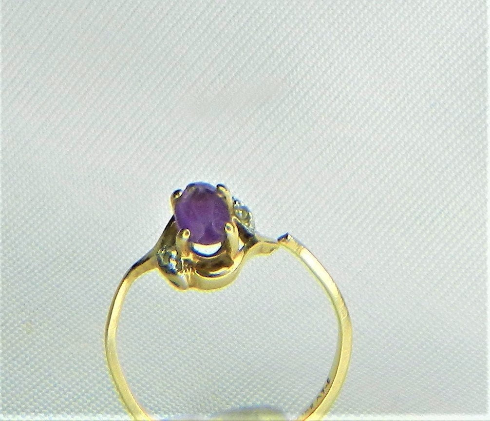 Vintage 10K Gold Amethyst & Diamond Ring -  Damaged - Repair Resell