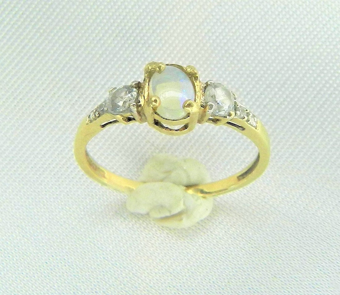 Vintage 10K Gold Opal Ring - Authentic - sz 5.75" -Australian Opal