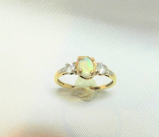 Vintage 10K Gold Opal Ring - Authentic - sz 5.75" -Australian Opal