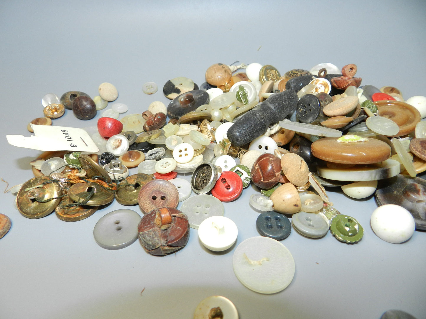 Bag of Buttons - Vintage - Mixed Materials - 8.5 oz - MOP